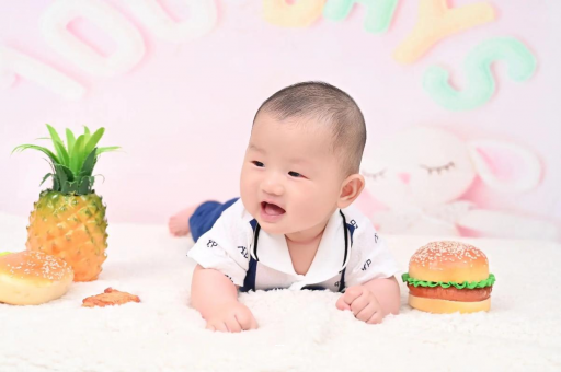 阿里怀孕多久开始胸胀